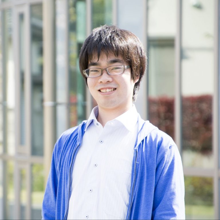 出田 涼介